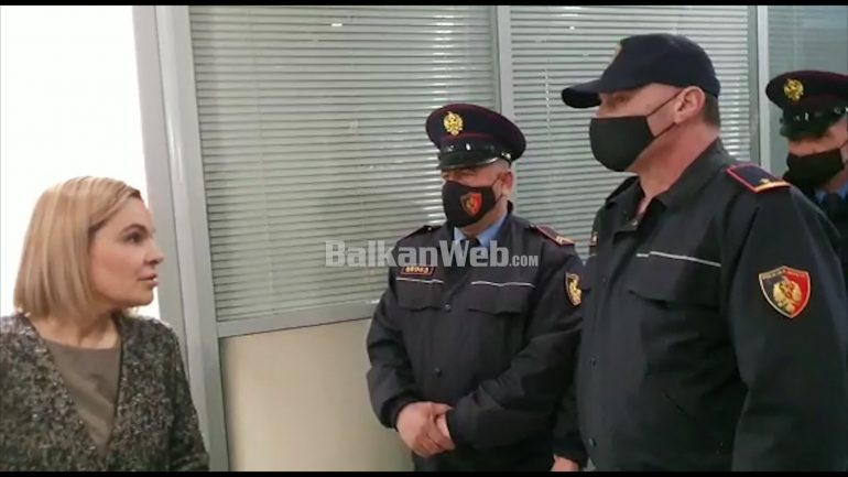 Policia gjobit Kryemadhin për shkelje të masave anti-Covid