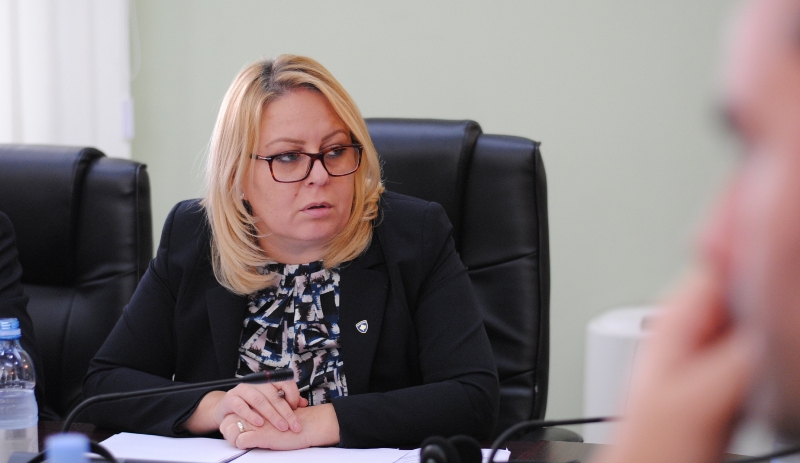 Dorëhiqet ministrja në detyrë e Financave në Kosovë
