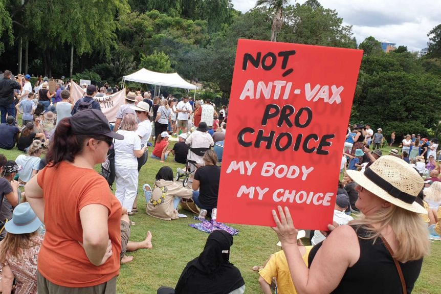 Arrestohen dhjetra persona në Australi, protestuan kundër vaksinimit