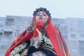 Rita Ora del me veshje tradicionale shqiptare në klipin e ri