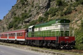 Nis puna në hekurudhën Tiranë-Durrës