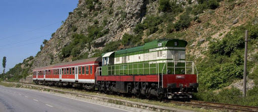Nis puna në hekurudhën Tiranë-Durrës