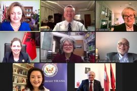 Olta Xhaçka takim virtual me ambasadorët amerikan ndër vite