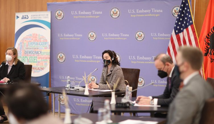 Yuri Kim: SHBA mbështetje të palëkundur për zbatimin e Reformës në Drejtësi