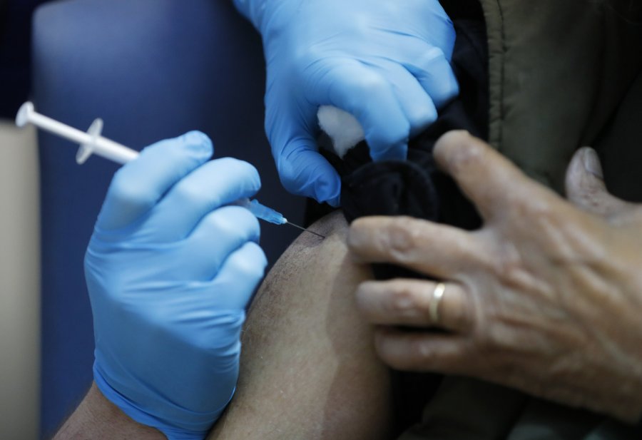 Italia planifikon të bëjë të detyrueshëm vaksinimin kundër COVID-19
