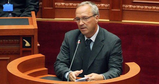 Deputeti socialist Besnik Baraj ka njoftuar largimin nga politika