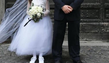 Pandemia mund të rrisë numrin e martesave të të miturve