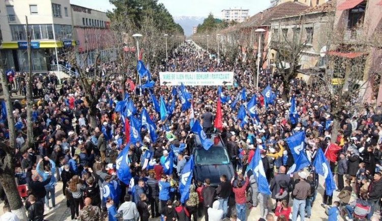 Basha premton hapjen e universitetit të Dibrës