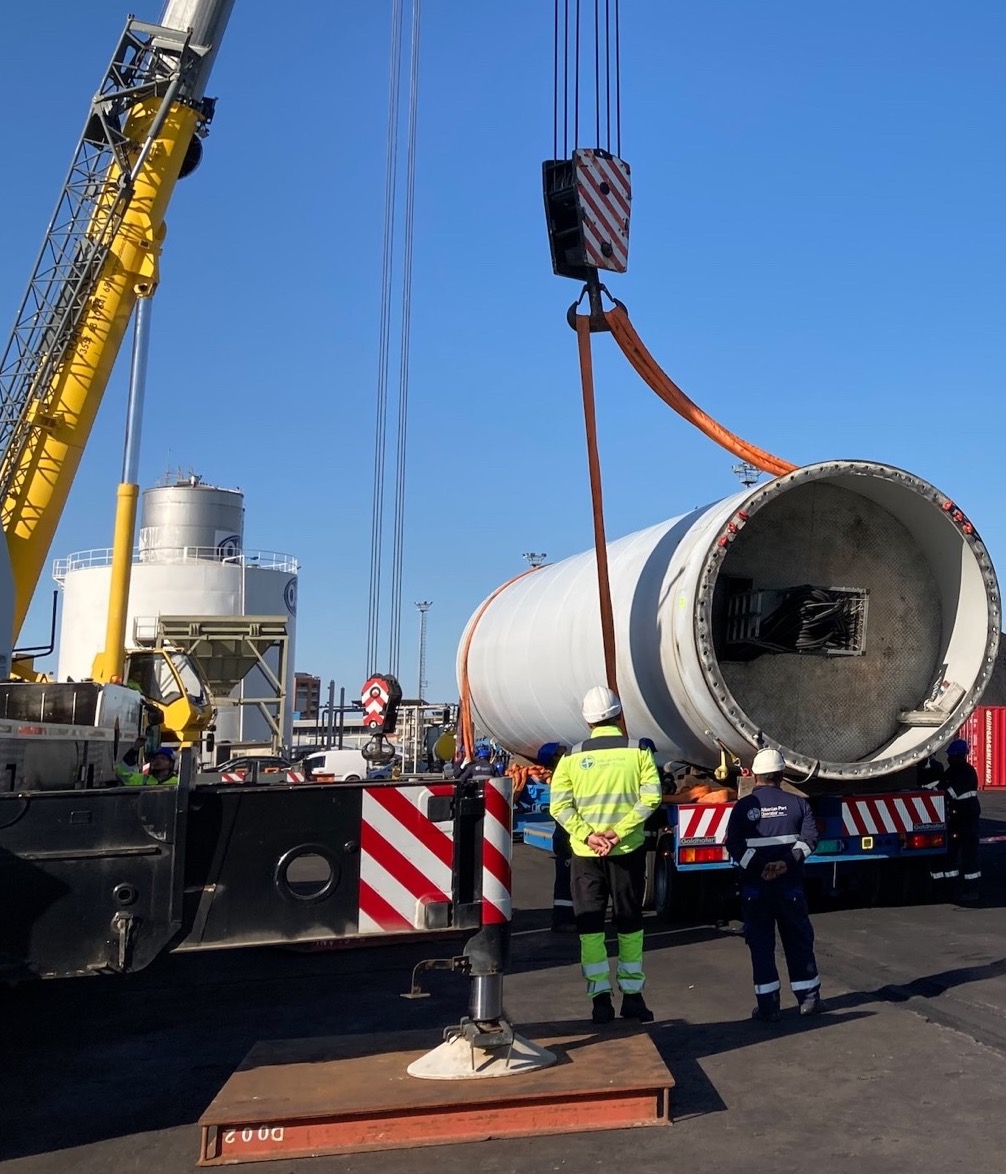 Mbërrin në Shqiperi turbina e parë e erës