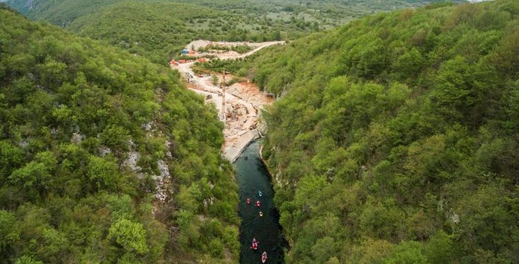 Banorët e Mirditës protestë kundër ndërtimit të hidrocentralit