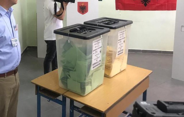 Ndërpritet numërimi i votave në Kamëz