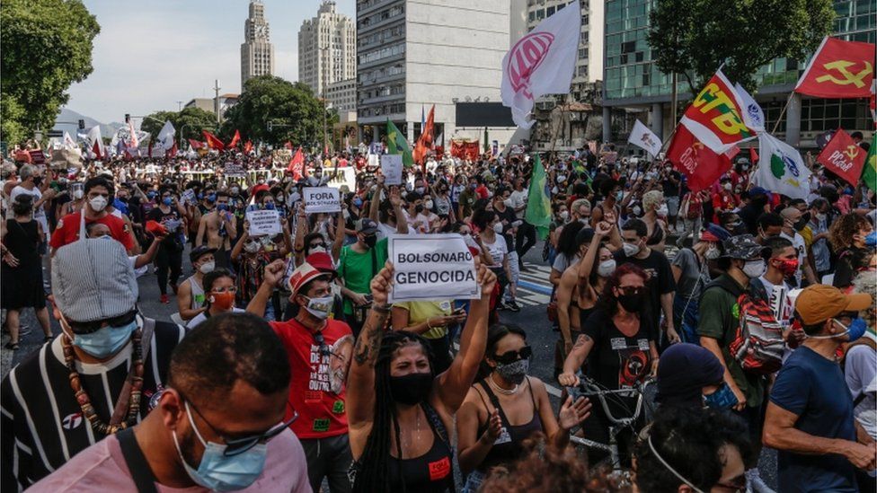 Mijëra protestues në Brazil kërkojnë shkarkimin e presidentit Bolsonaro