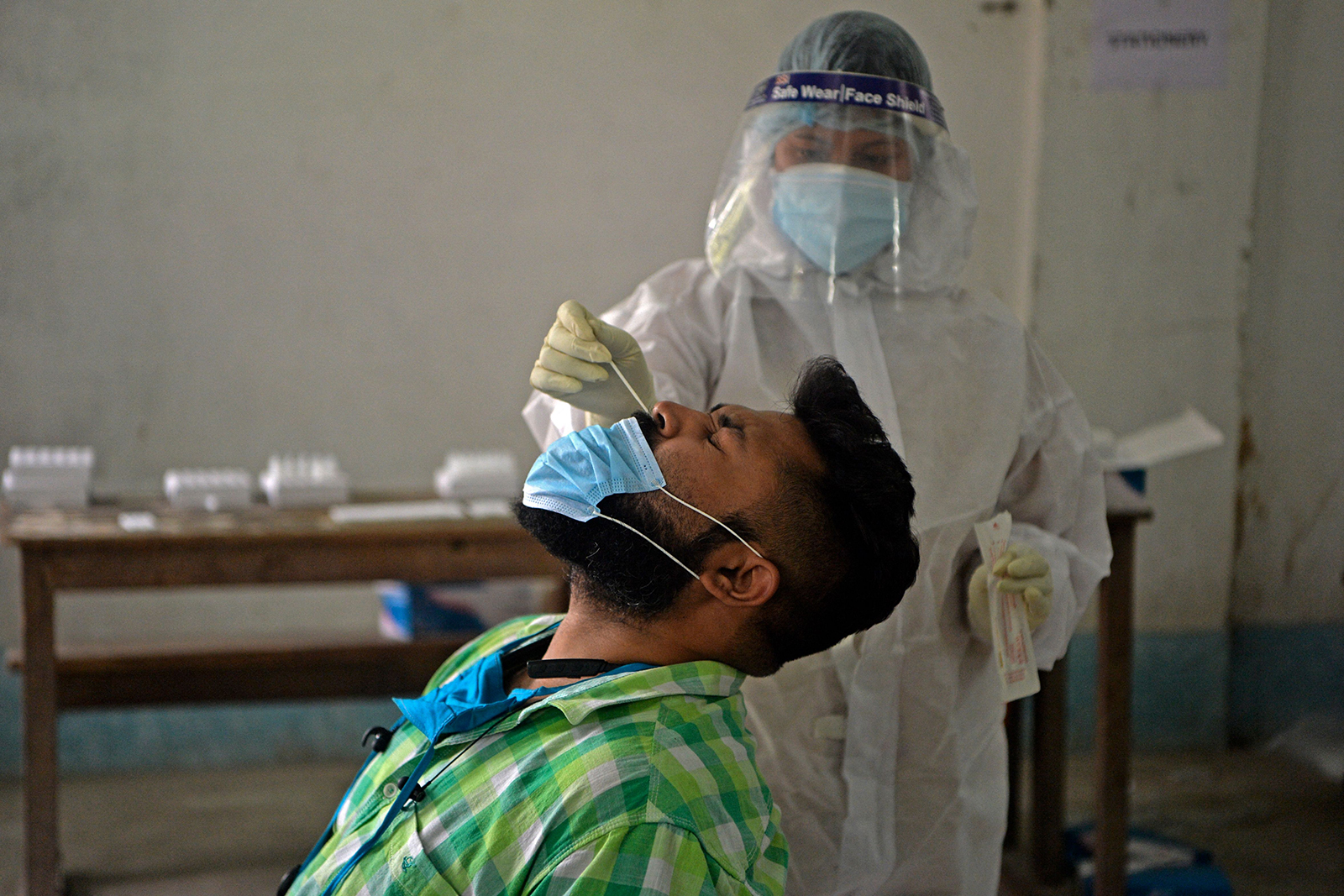 Mbi 400 mijë të infektuar me COVID-19 gjatë 24 orëve në Indi