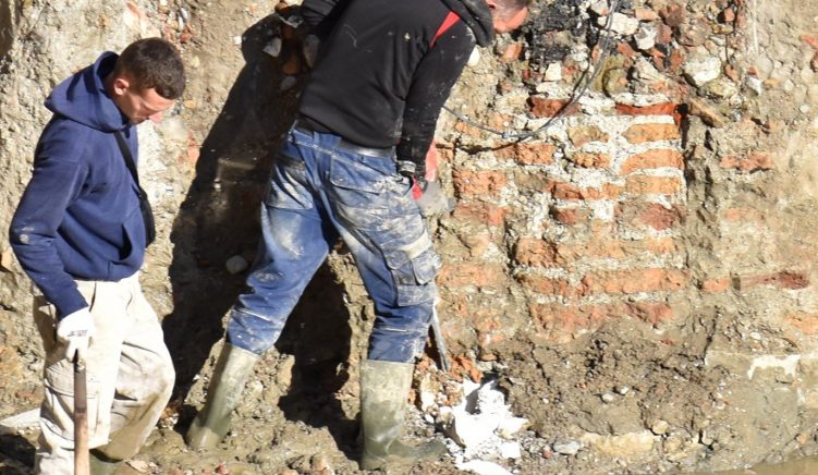 Rindërtimi pas tërmetit po shkatërron trashëgiminë arkeologjike të Durrësit