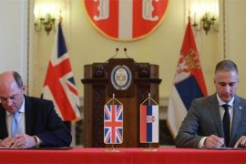 Ambasada britanike në Beograd përgënjeshtron marrëveshjen kundër ndikimit rus me Serbinë