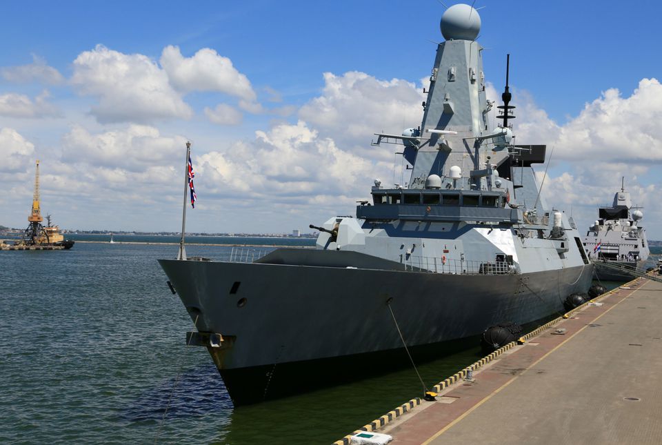 Rusia paralajmëron Britaninë se do t’i bombardojë anijet herën tjetër