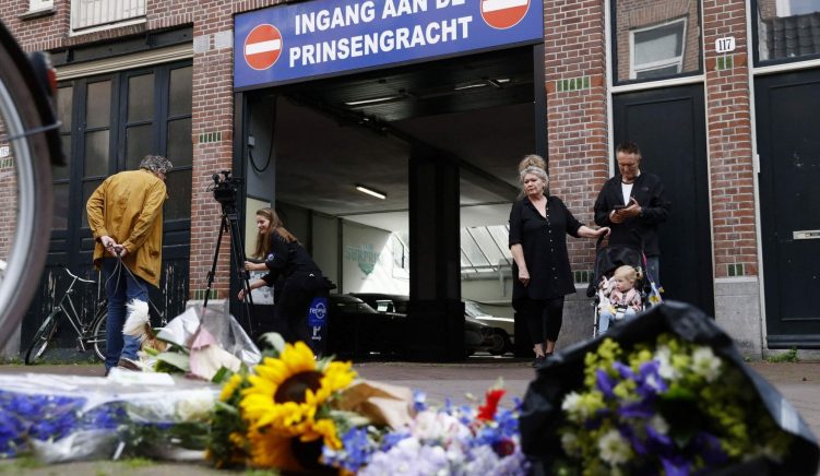 Vdes gazetari investigativ hollandez, plagosur javën e shkuar