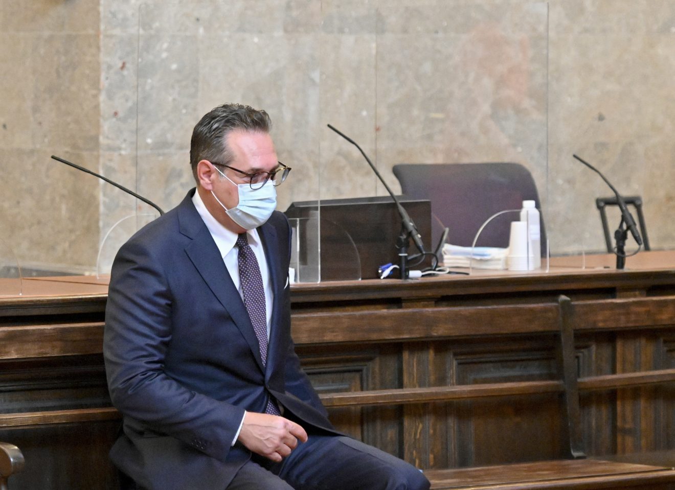 Ish-zv.kancelari i Austrisë në gjyq për korrupsion