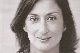 Komuniteti ndërkombëtar përballet me kritika mbi vrasjen e gazetares malteze Daphne Caruana