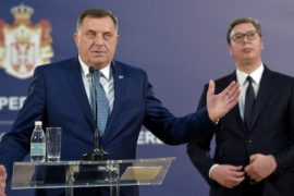 Serbët e Bosnjës bllokojnë institucionet kryesore për shkak të ndalimit të mohimit të gjenocidit