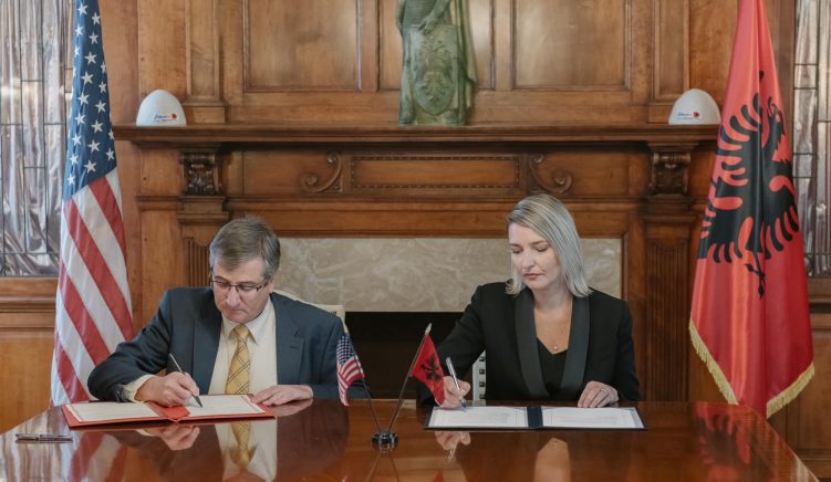 Shqipëria marrëveshje me SHBA kundër trafikut të objekteve të trashëgimisë kulturore