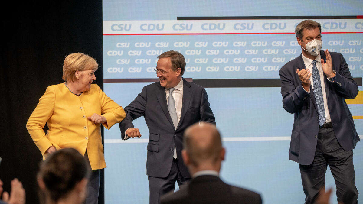 Konservatorët e Merkel humbin popullaritetin një muaj para zgjedhjeve sipas sondazhit të fundit