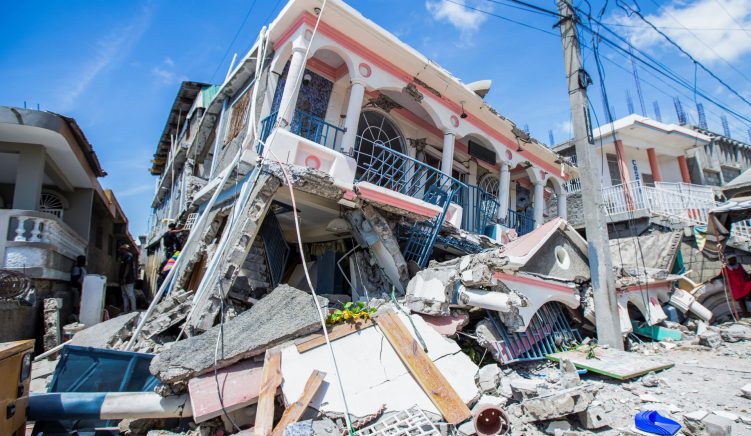 Tërmeti shkaktoi 1297 vitkima, Haiti rrezikohet të përmbytet nga një stuhi tropikale