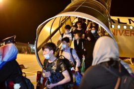 171 afganë largohen nga Kosova në Britani