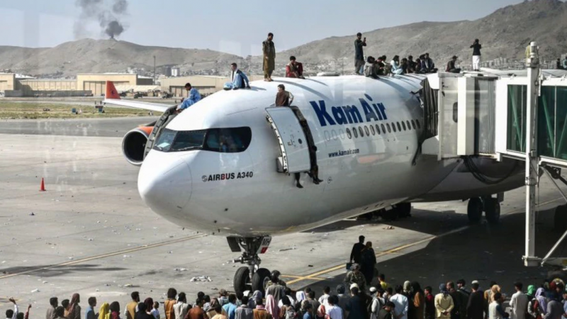SHBA-ja aktivizon 18 avion civil për të trasportuar afganët e evakuar në vende të treta