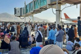 250 afganë mbërrijnë në Shqipëri brenda javës – VOA
