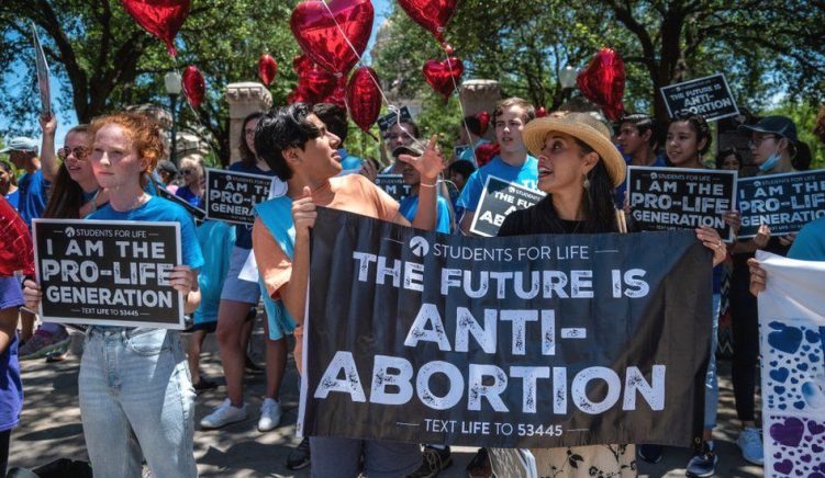 Gjykata Supreme në SHBA lë në fuqi ligjin e Teksasit që ndalon abortet