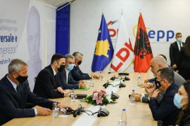 Rama takime me krerët e opozitës në Kosovë, bisedohet për situatën në veri