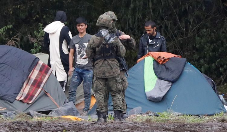 Polonia shpall gjendjen e jashtëzakonshme në kufirin me Bjellorusinë