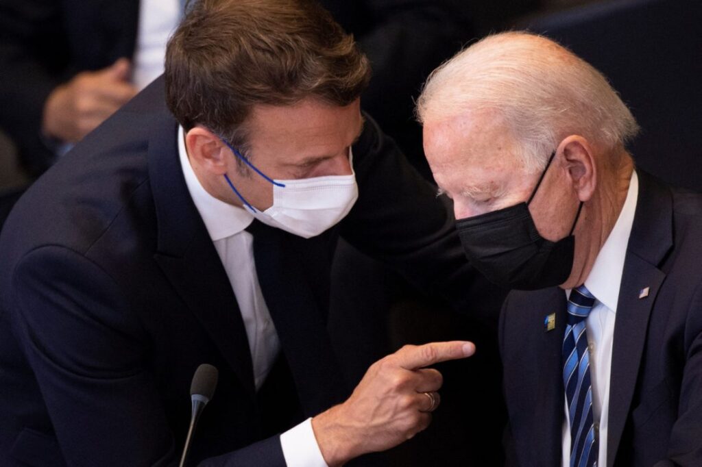Macron dhe Biden pritet të bisedojnë pas tërheqjes së ambasadorëve