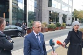 Kosova dhe Serbia pranë marrëveshjes për targat, pritet miratimi i Beogradit