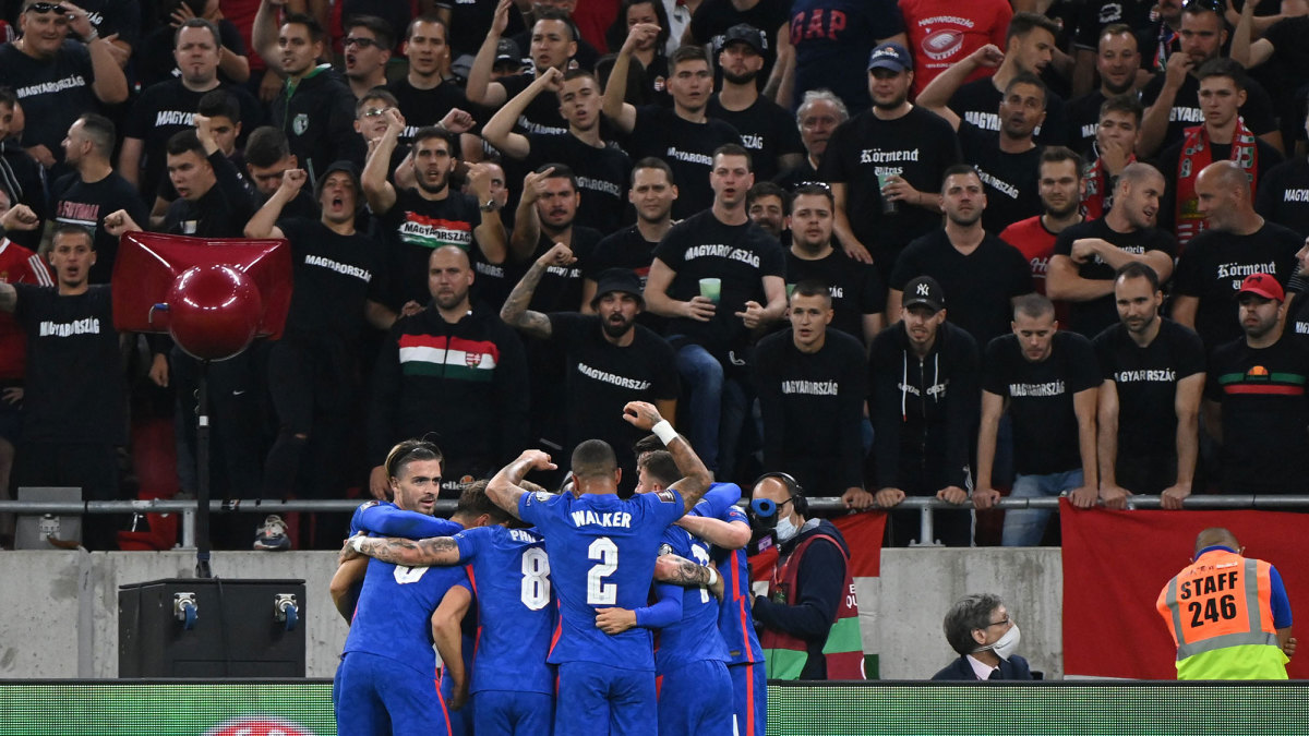 FIFA dënon Hungarinë për thirrjet raciste në ndeshjen me Anglinë
