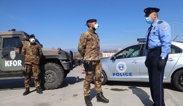 KFOR rrit patrullimet në Kosovë
