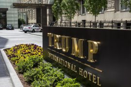 Trump shet hotelin Trump International në Uashington
