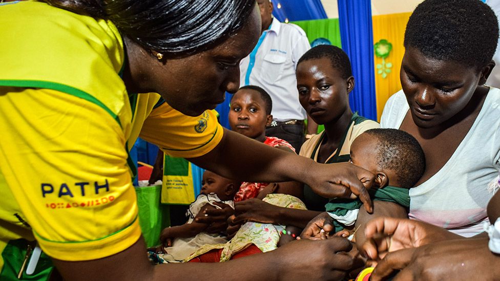 Miratohet shpërndarja në Afrikë e vaksinës së parë kundër malaries