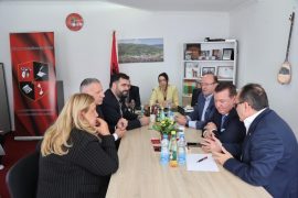 Autostrada Prishtinë-Medvegjë do bëhet realitet me ndihmën e Federatës ‘Vatra’ në SHBA