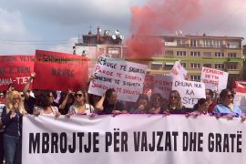 Shqiptarët të tronditur nga përdhunimi të miturve